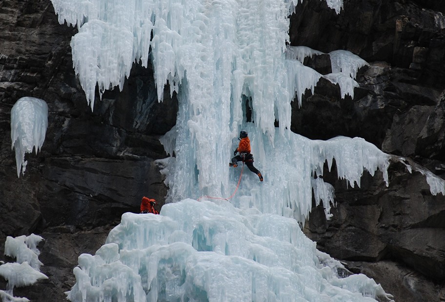 Ice-Climbing-01 Ice-Climbing-01