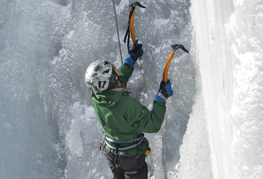 Ice-Climbing Ice-Climbing