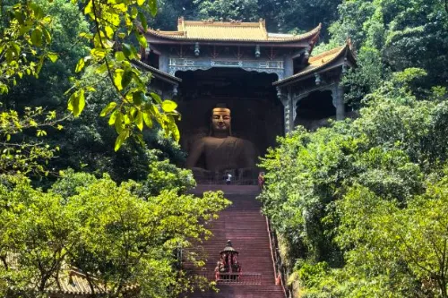 Giant-Buddha-Bay Giant-Buddha-Bay