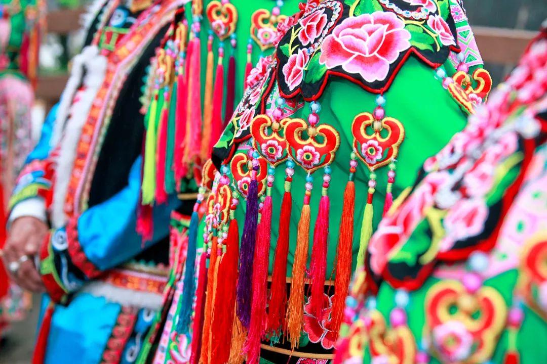 Qiang-embroidery-01 Qiang-embroidery-01