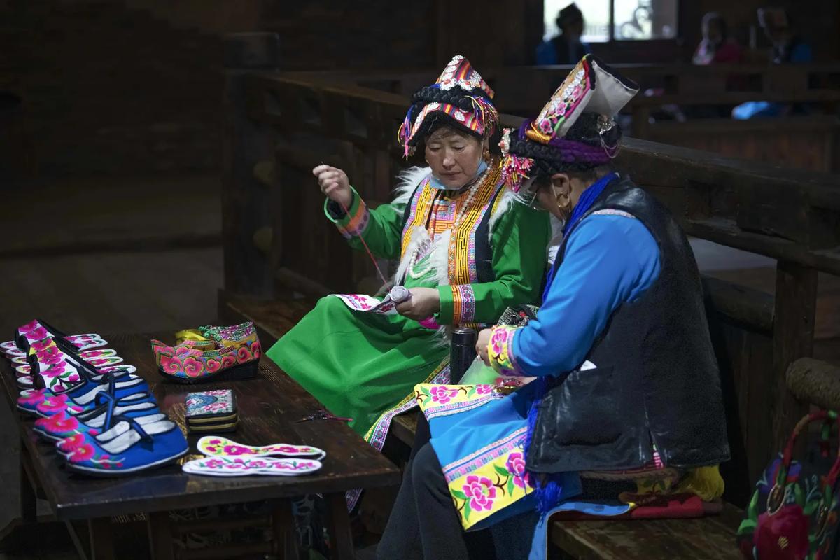 Qiang-embroidery Qiang-embroidery