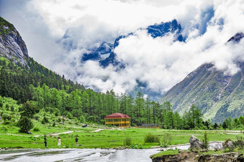 Summer-in-Bipenggou-01 Summer-in-Bipenggou-01