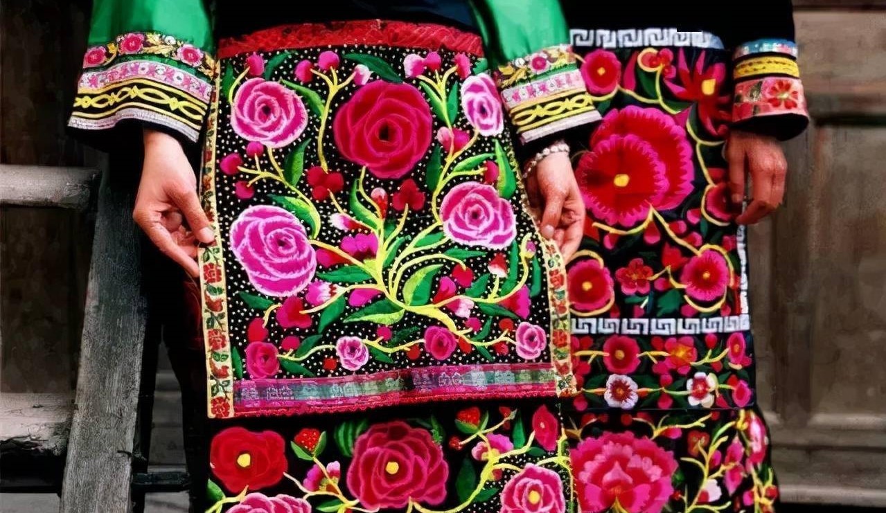 Qiang-Embroidery-1 Qiang-Embroidery-1