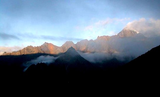 Five-Color-Mountain-01 Five-Color-Mountain-01