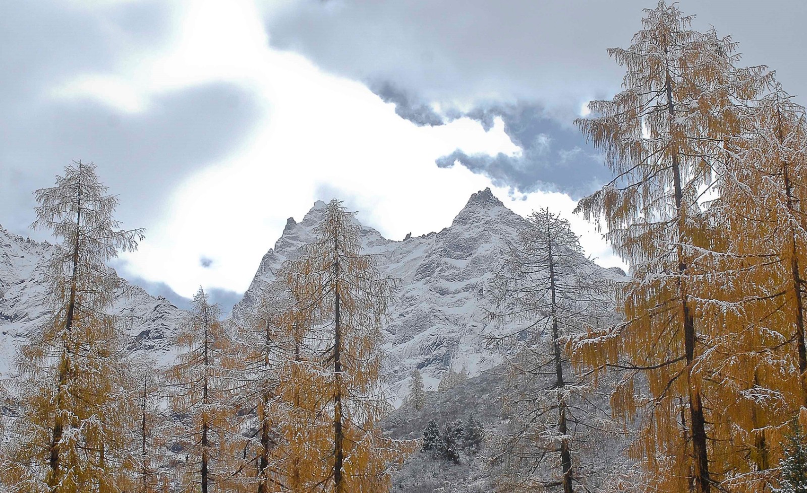 Yutu-Peak-01 Yutu-Peak-01