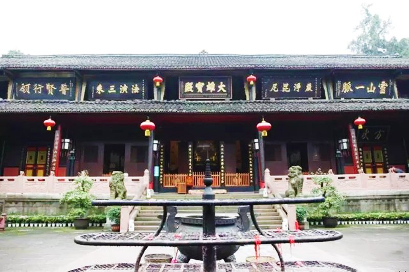 Baoguo-Temple-01