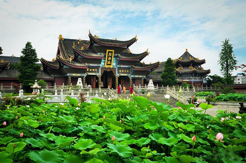 Giant-Buddha-Zen-Monastery-01