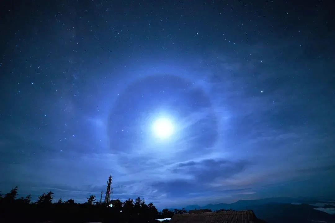 Xixiang-Pool-Moonlit-Night-01