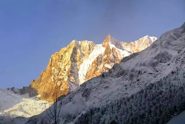 Jinyin-Peak-01 Jinyin-Peak-01