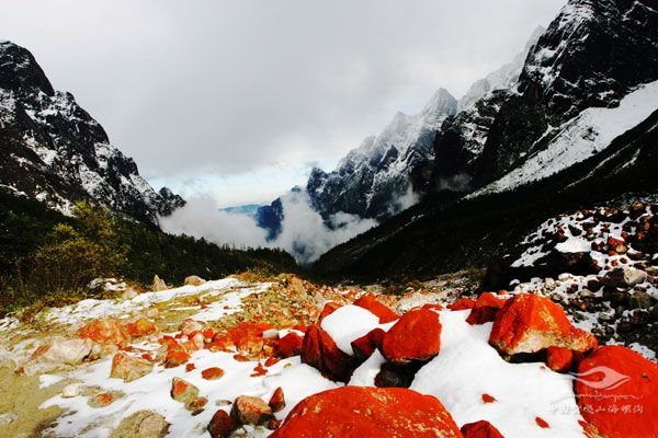 Red-Stone-Beach-01 Red-Stone-Beach-01