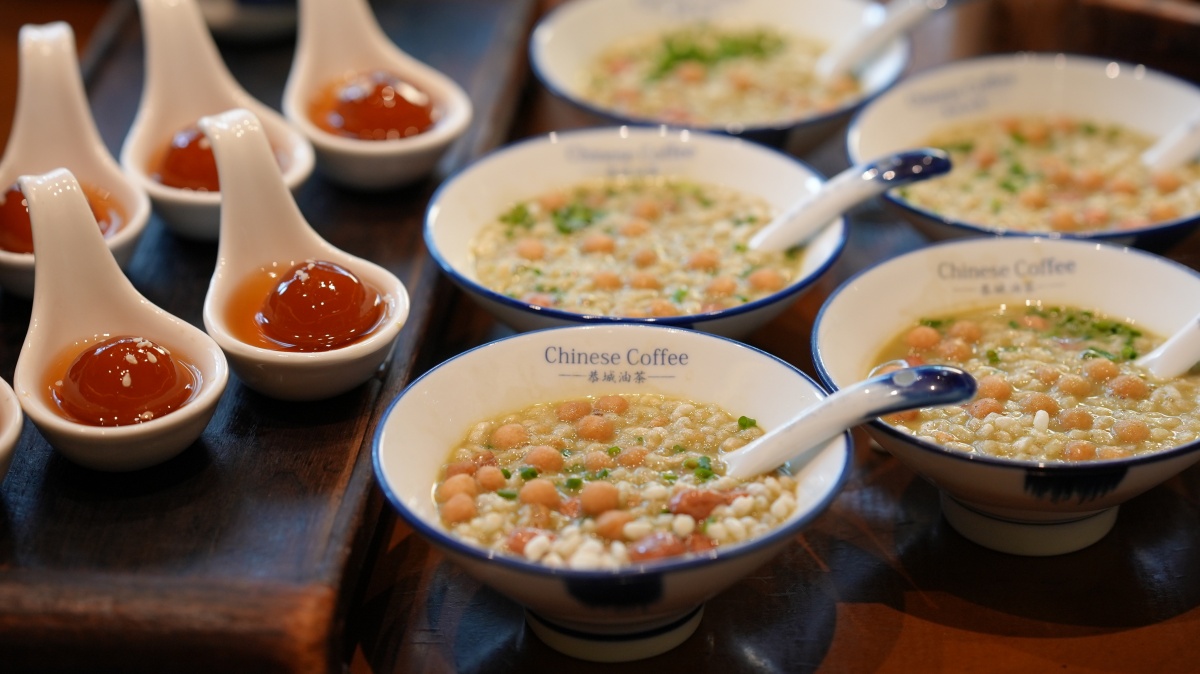 Yao-Ethnic-Group-Oil-Tea-Making-01 Yao-Ethnic-Group-Oil-Tea-Making-01