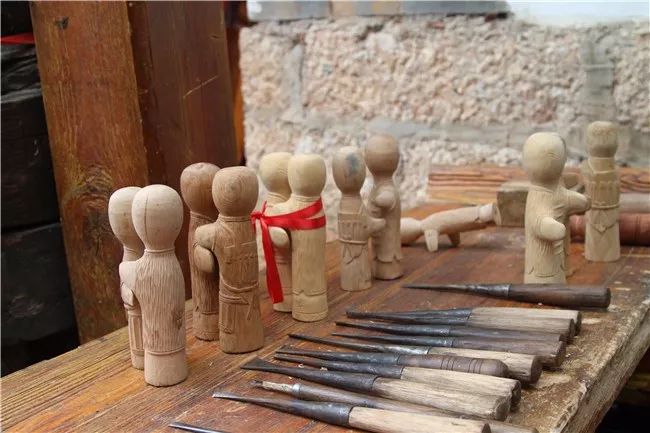 Naxi-Wood-Carving-Experience Naxi-Wood-Carving-Experience
