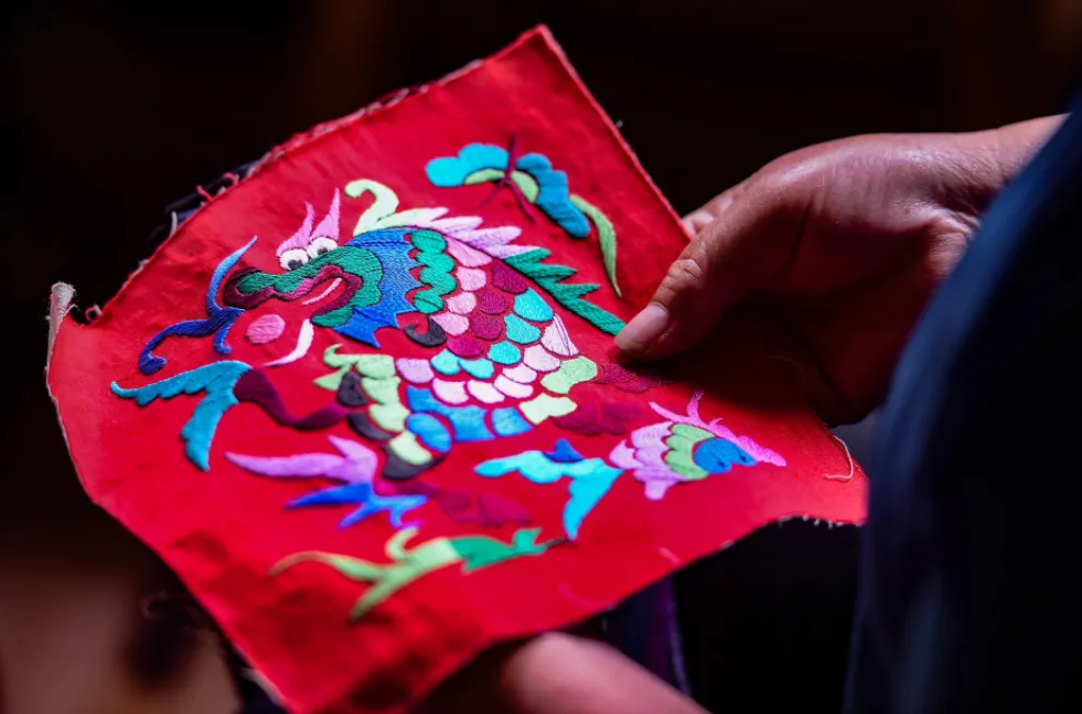 Langde-Miao-Village-Miao-Embroidery-Experience-01 Langde-Miao-Village-Miao-Embroidery-Experience-01