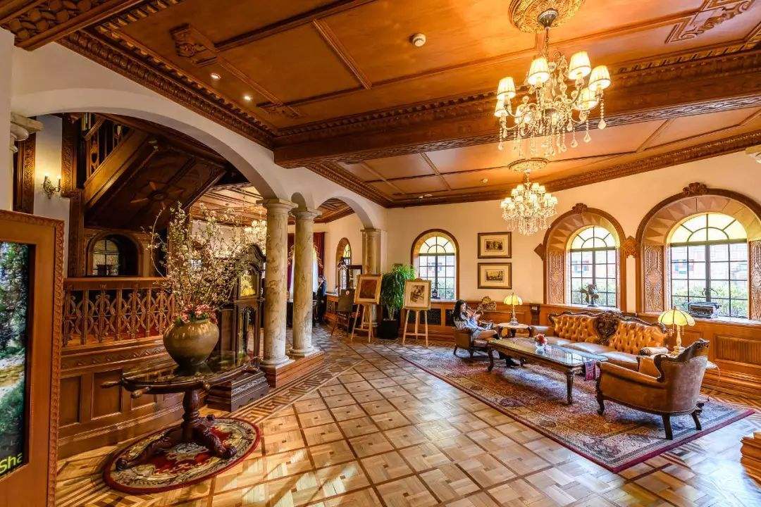 Moller-Villa-Mansion Moller-Villa-Mansion