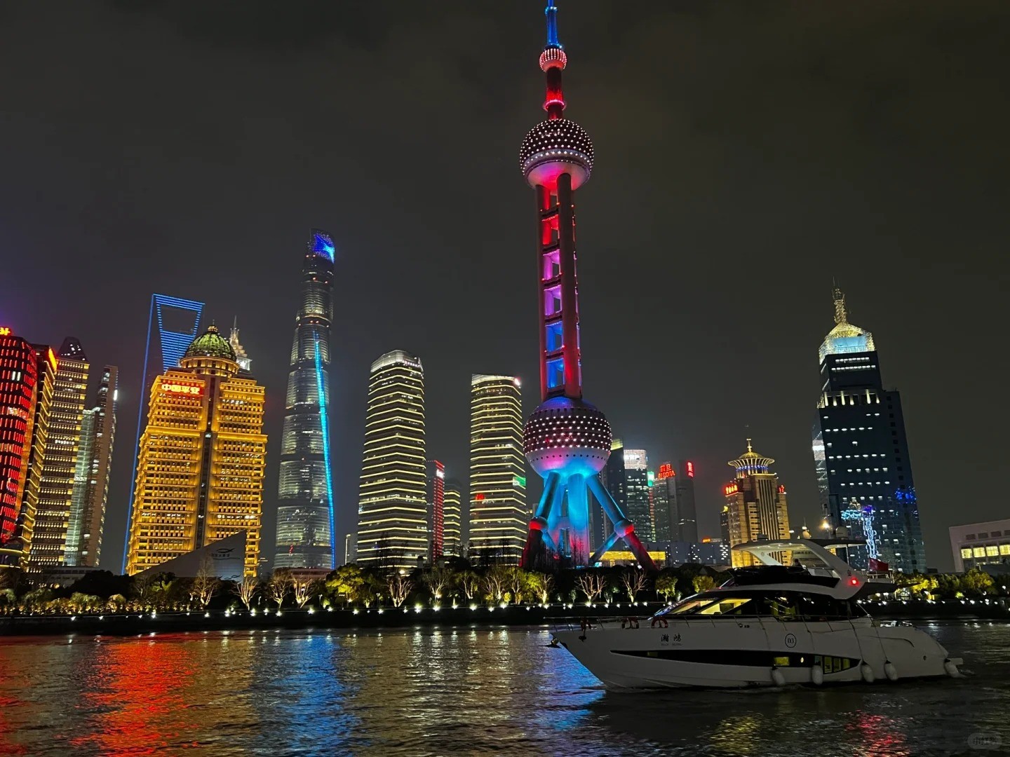 view-along-the-huangpu-river view-along-the-huangpu-river