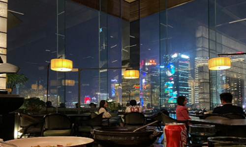 Dinner-with-Night-Scenery